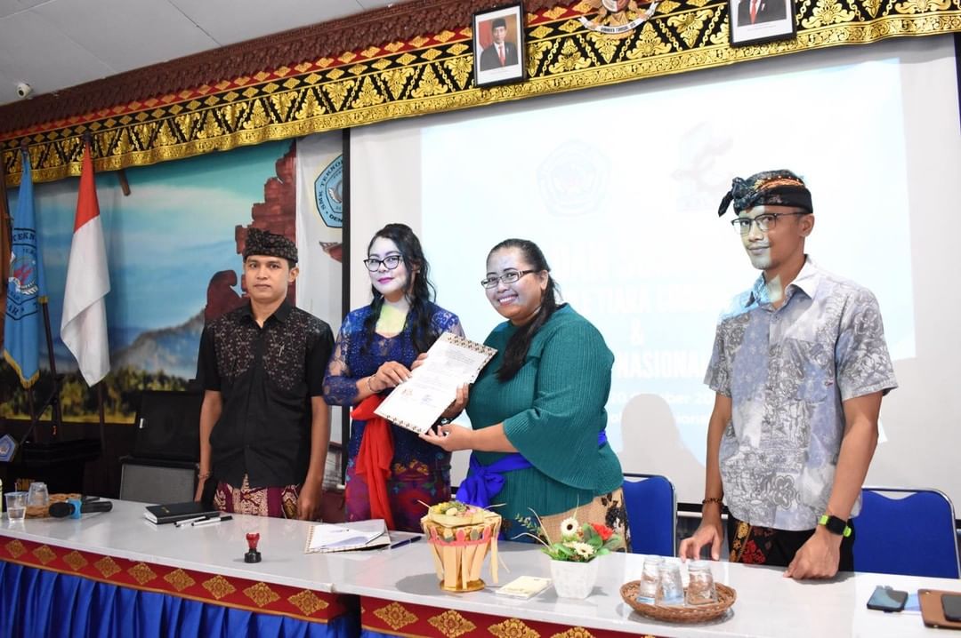 Penandatangan MoU Kerjasama BPLE Tiara Course Dengan SMK Teknologi Nasional Denpasar
